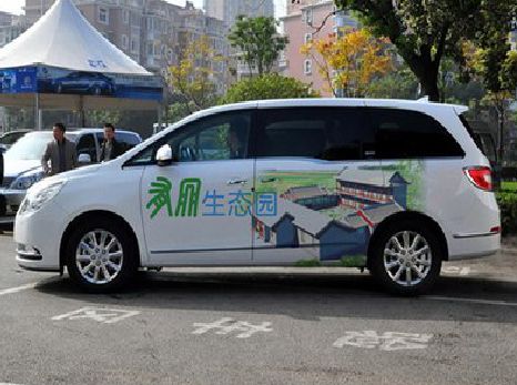 遂平户外车贴喷绘如何保持效果?